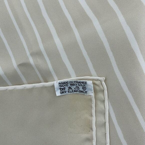 Hermes Scarf Carré 90 Ivory And White Border - Picture 4 of 5